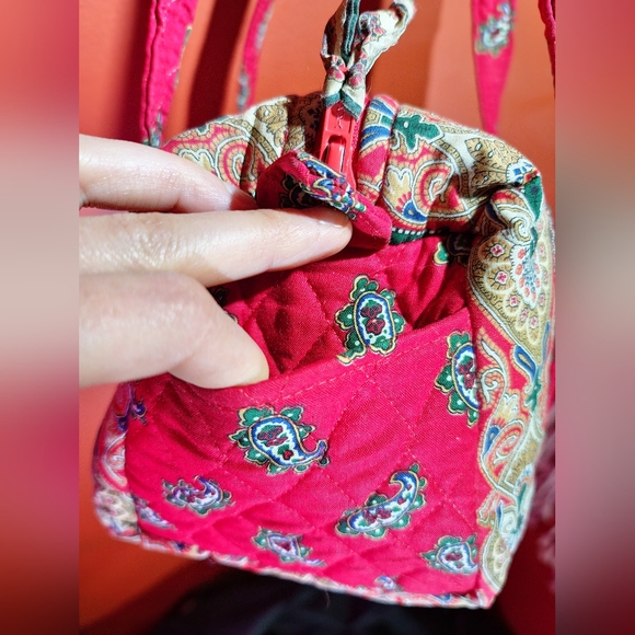 Vera Bradley Indiana Small Duffle Bag Apple Red Print Spring 1991 - Picture 7 of 7